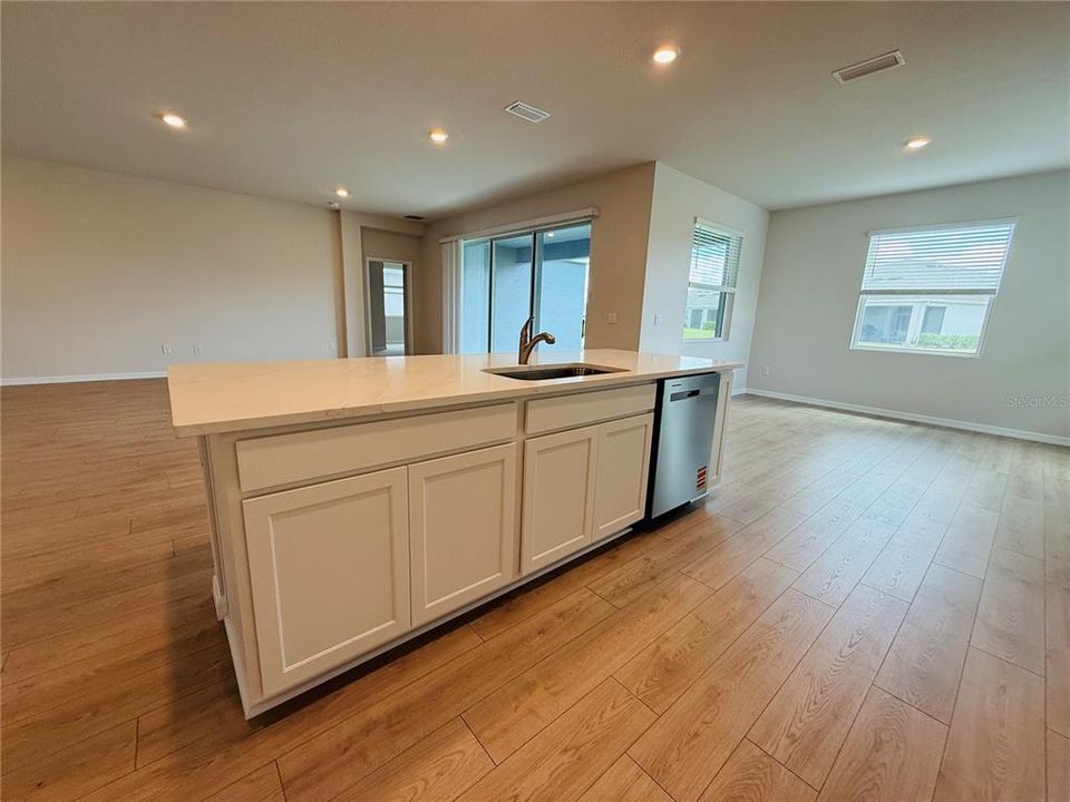 В аренду: $2,950 (4 спален, 3 ванн, 2537 Квадратных фут)