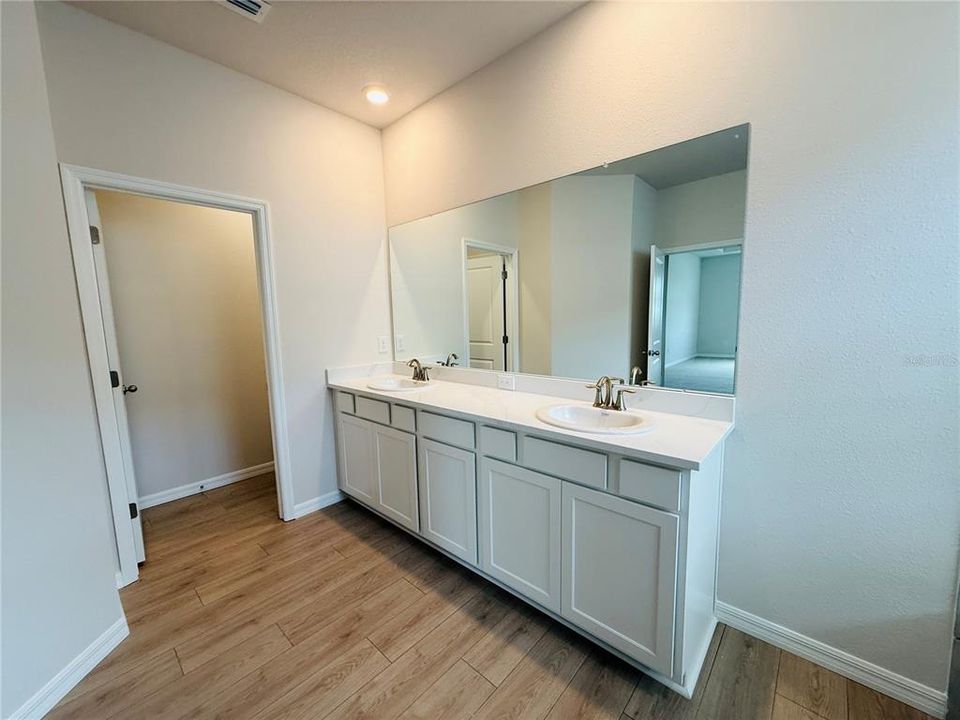 В аренду: $2,950 (4 спален, 3 ванн, 2537 Квадратных фут)