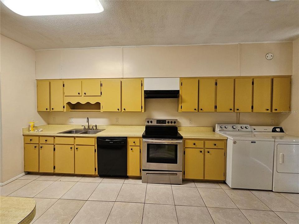 For Rent: $3,750 (6 beds, 3 baths, 3347 Square Feet)