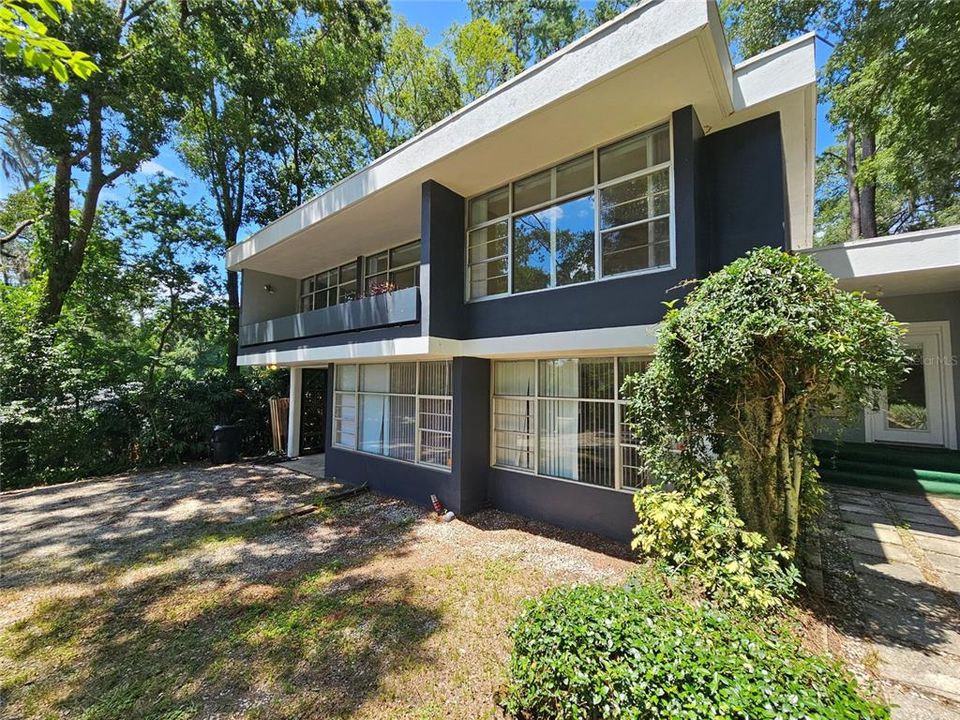 For Rent: $3,750 (6 beds, 3 baths, 3347 Square Feet)