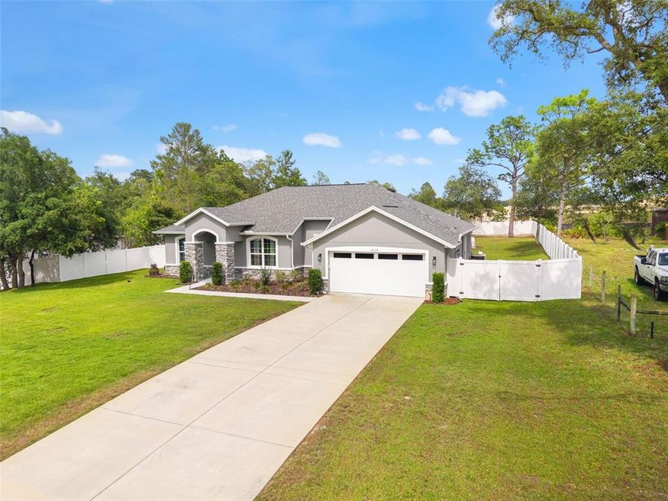 Active With Contract: $475,000 (3 beds, 2 baths, 1754 Square Feet)