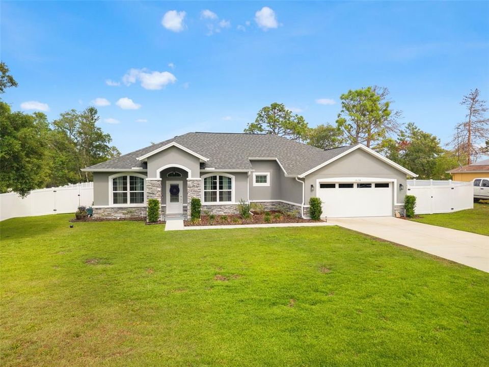 Active With Contract: $475,000 (3 beds, 2 baths, 1754 Square Feet)