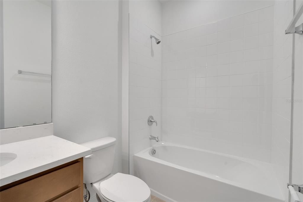 En Venta: $323,990 (4 camas, 2 baños, 2110 Pies cuadrados)