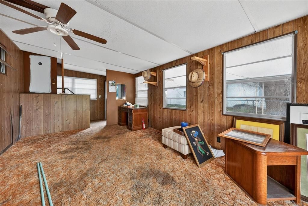 For Sale: $199,900 (2 beds, 2 baths, 1154 Square Feet)