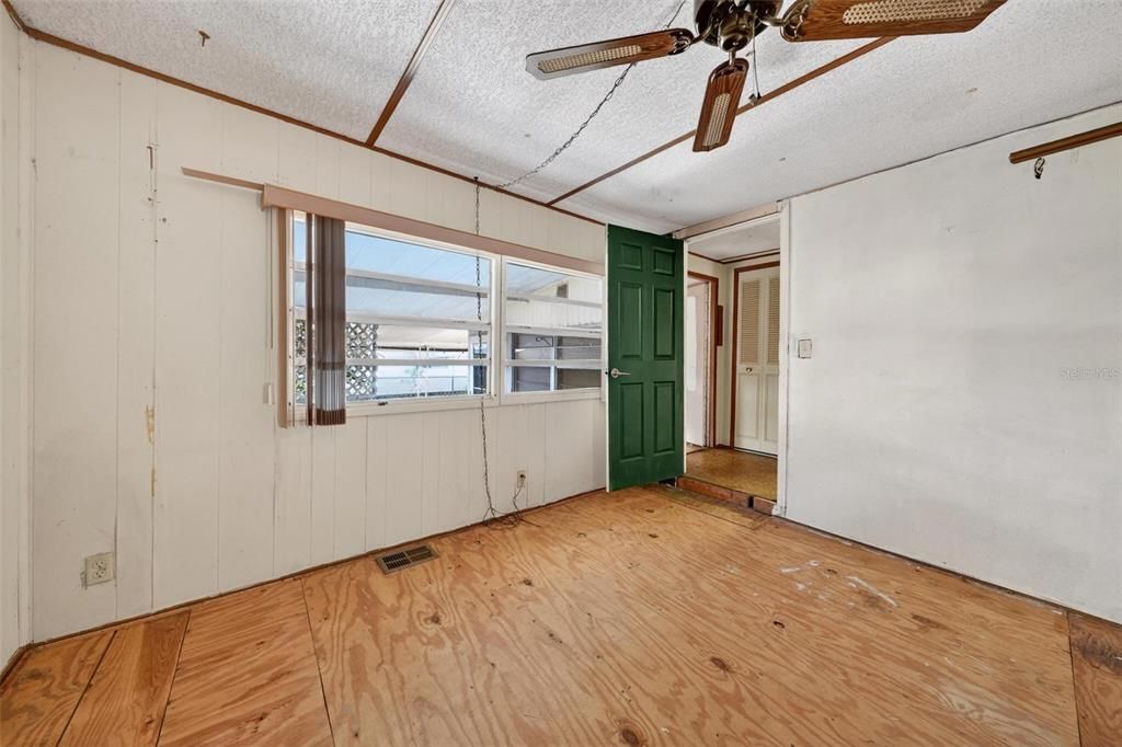 For Sale: $199,900 (2 beds, 2 baths, 1154 Square Feet)
