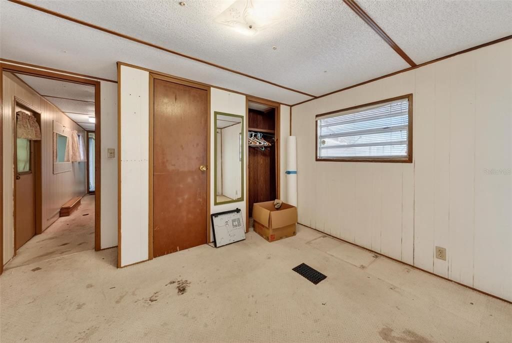 For Sale: $199,900 (2 beds, 2 baths, 1154 Square Feet)