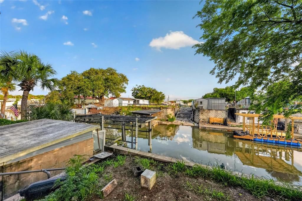 For Sale: $199,900 (2 beds, 2 baths, 1154 Square Feet)
