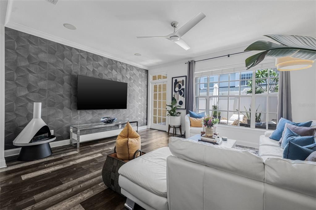 En Venta: $1,390,000 (3 camas, 2 baños, 2435 Pies cuadrados)