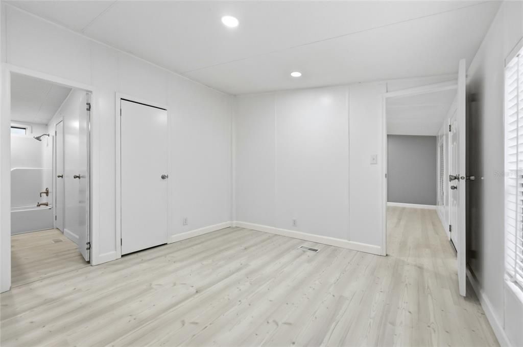 На продажу: $168,000 (2 спален, 2 ванн, 920 Квадратных фут)