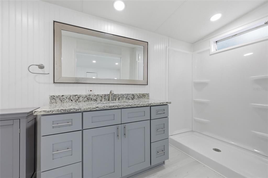 На продажу: $168,000 (2 спален, 2 ванн, 920 Квадратных фут)