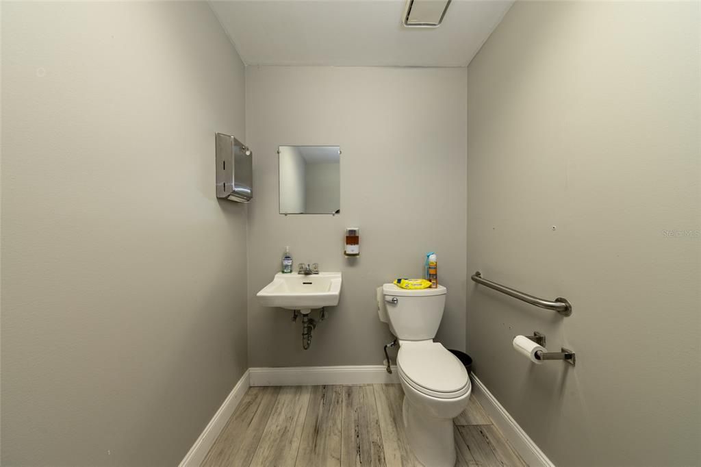 For Sale: $1,250,000 (0 beds, 0 baths, 6090 Square Feet)