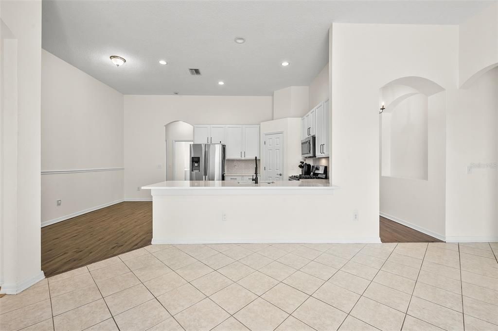 Activo con contrato: $510,000 (4 camas, 3 baños, 2910 Pies cuadrados)
