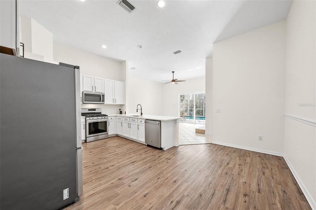 Activo con contrato: $510,000 (4 camas, 3 baños, 2910 Pies cuadrados)