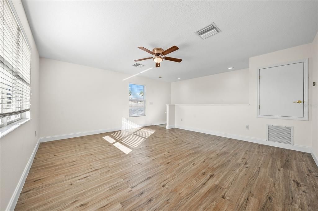 Activo con contrato: $510,000 (4 camas, 3 baños, 2910 Pies cuadrados)