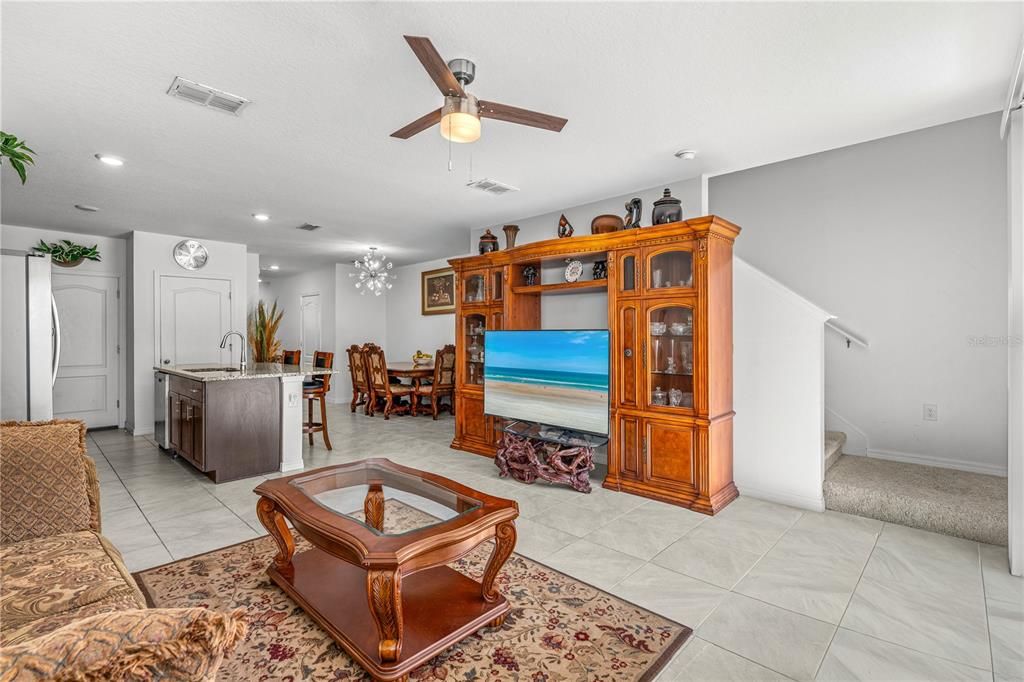 For Sale: $259,900 (3 beds, 2 baths, 1624 Square Feet)