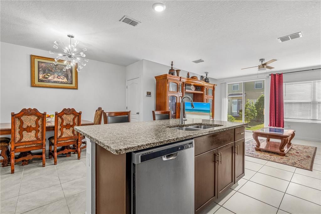 For Sale: $259,900 (3 beds, 2 baths, 1624 Square Feet)