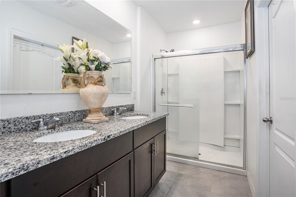 For Sale: $259,900 (3 beds, 2 baths, 1624 Square Feet)