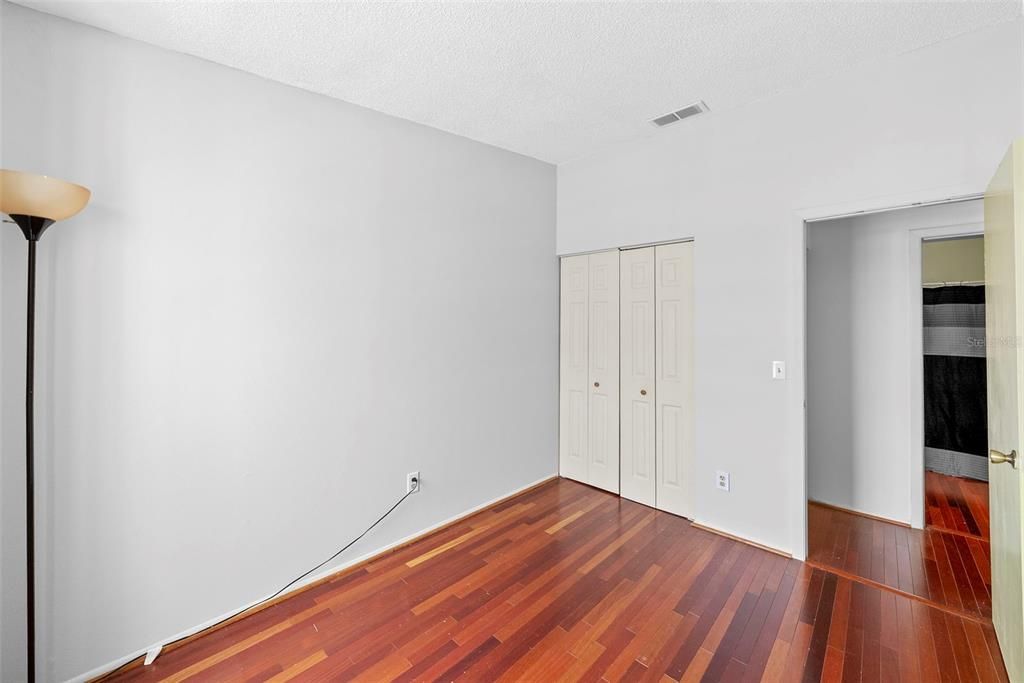 На продажу: $249,900 (3 спален, 2 ванн, 1314 Квадратных фут)