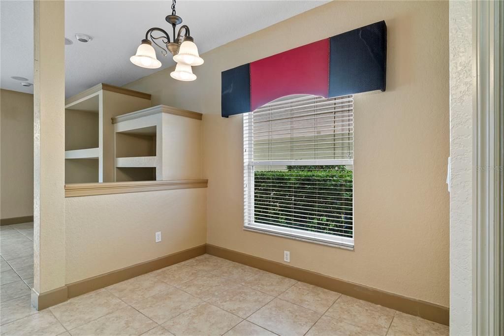 For Sale: $600,000 (4 beds, 3 baths, 3807 Square Feet)