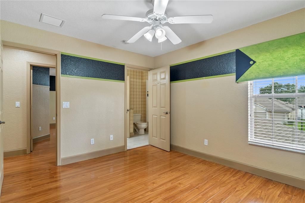 For Sale: $600,000 (4 beds, 3 baths, 3807 Square Feet)