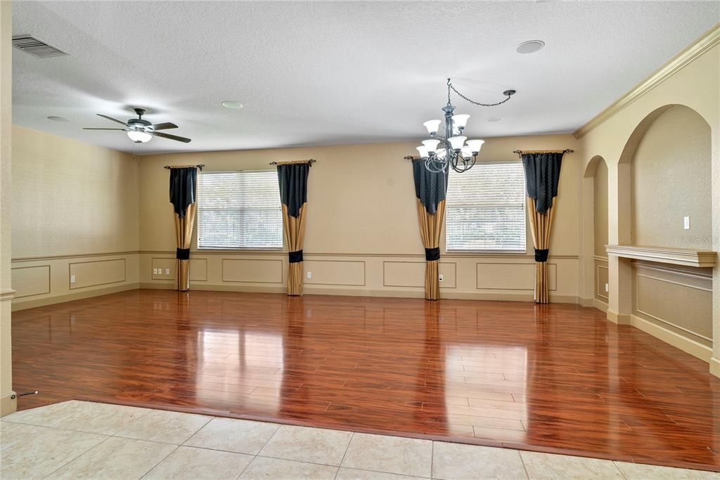 For Sale: $600,000 (4 beds, 3 baths, 3807 Square Feet)