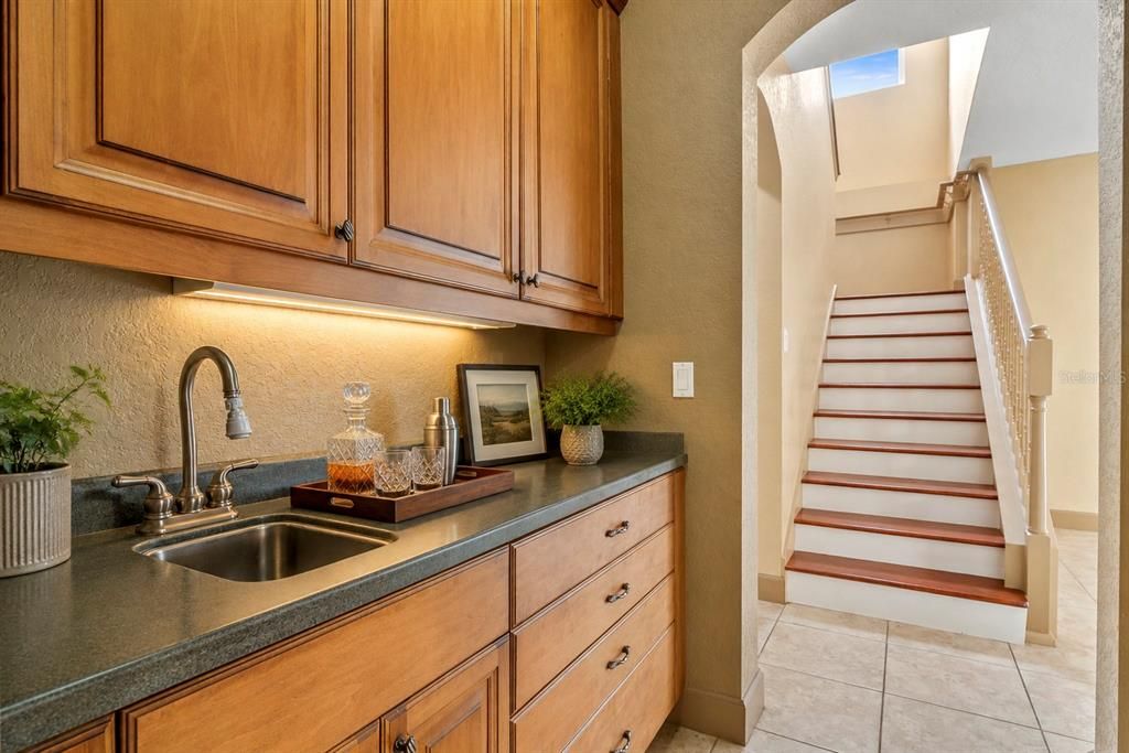 For Sale: $600,000 (4 beds, 3 baths, 3807 Square Feet)