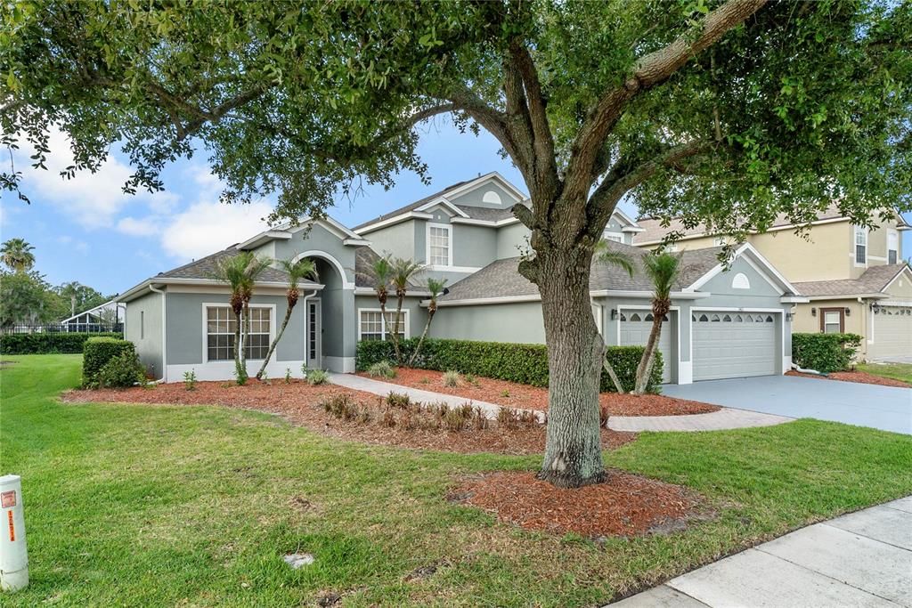 For Sale: $600,000 (4 beds, 3 baths, 3807 Square Feet)