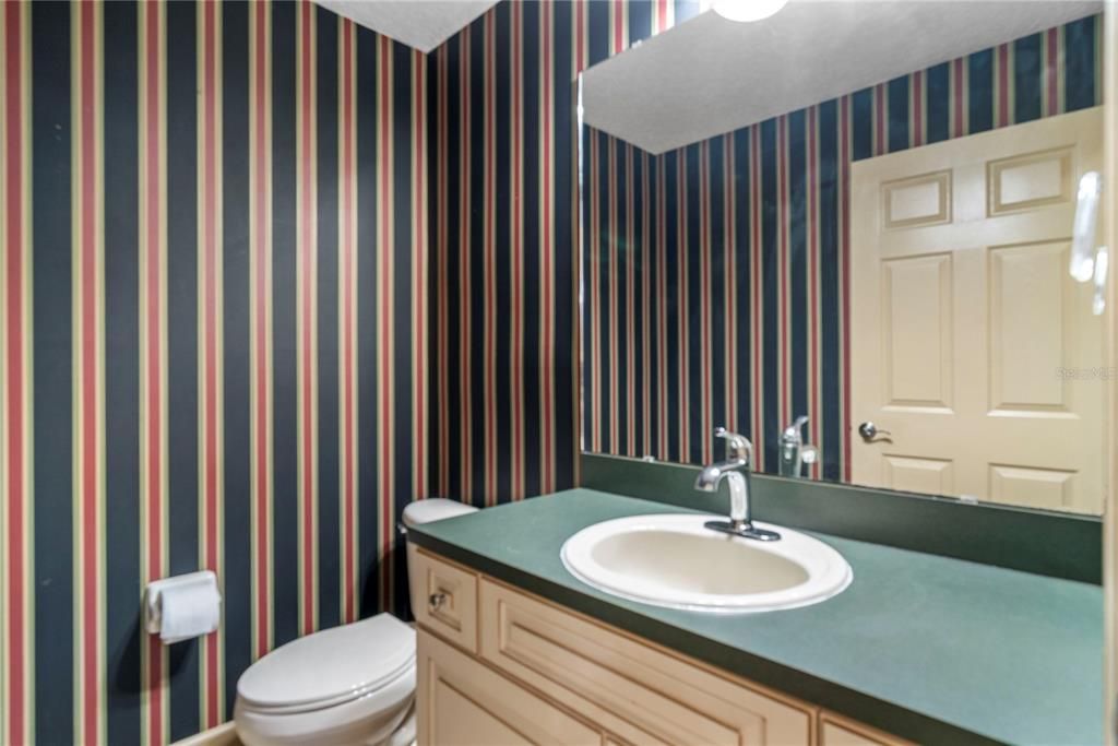 For Sale: $600,000 (4 beds, 3 baths, 3807 Square Feet)