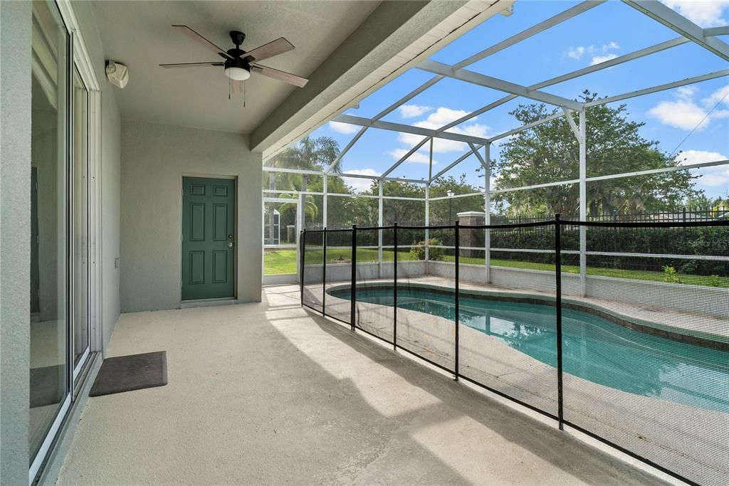 For Sale: $600,000 (4 beds, 3 baths, 3807 Square Feet)
