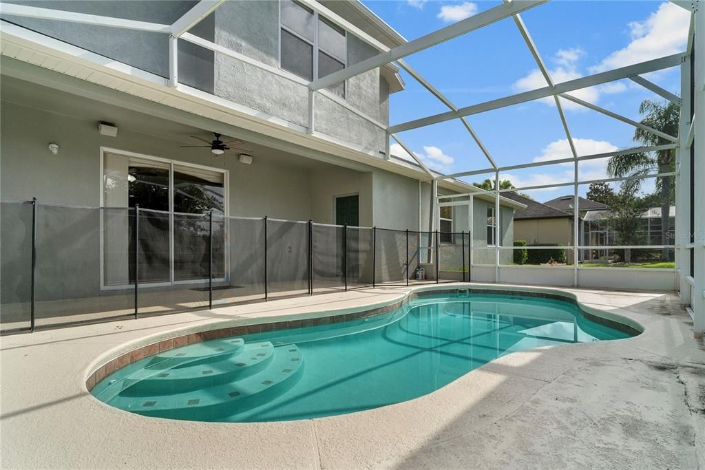 For Sale: $600,000 (4 beds, 3 baths, 3807 Square Feet)