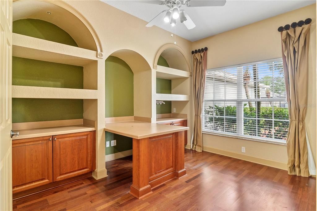 For Sale: $600,000 (4 beds, 3 baths, 3807 Square Feet)