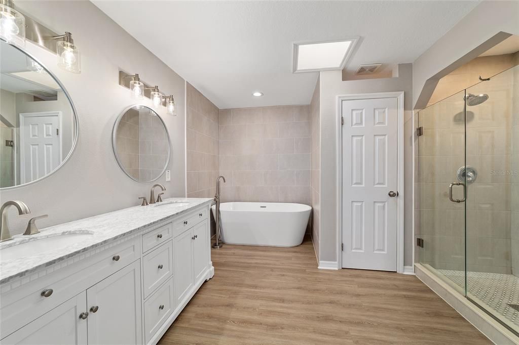 Active With Contract: $684,900 (4 beds, 2 baths, 2139 Square Feet)
