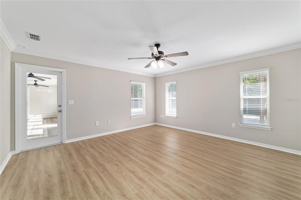 Active With Contract: $684,900 (4 beds, 2 baths, 2139 Square Feet)