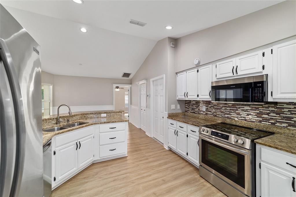 Active With Contract: $684,900 (4 beds, 2 baths, 2139 Square Feet)