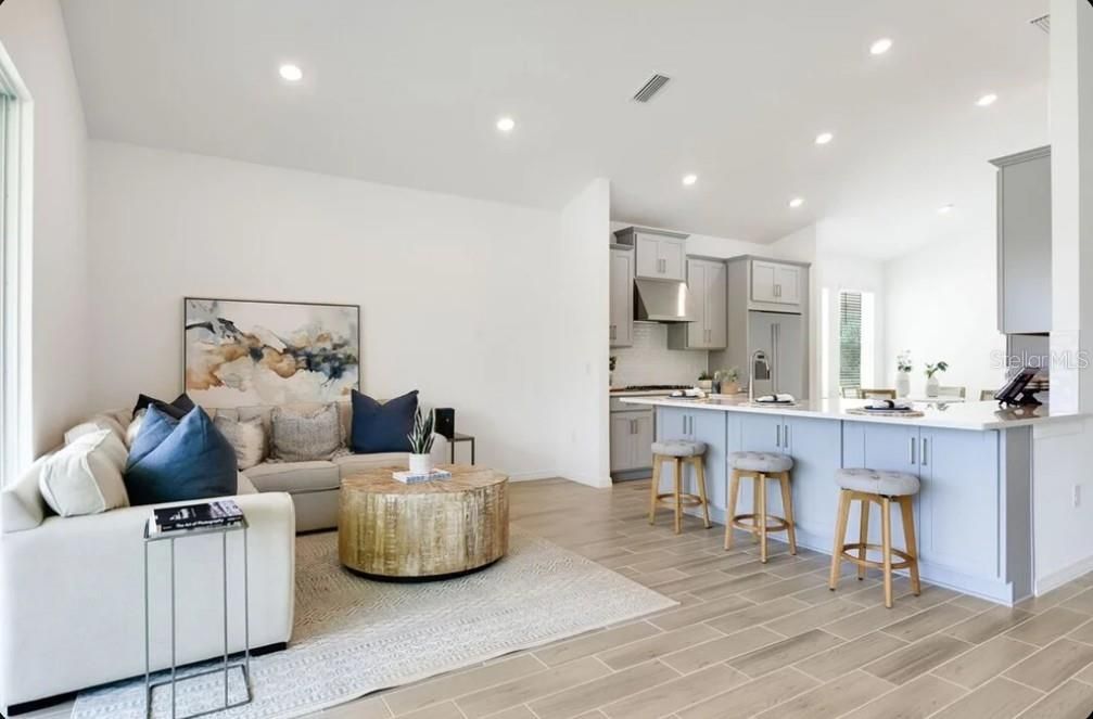 Active With Contract: $541,314 (3 beds, 2 baths, 2055 Square Feet)