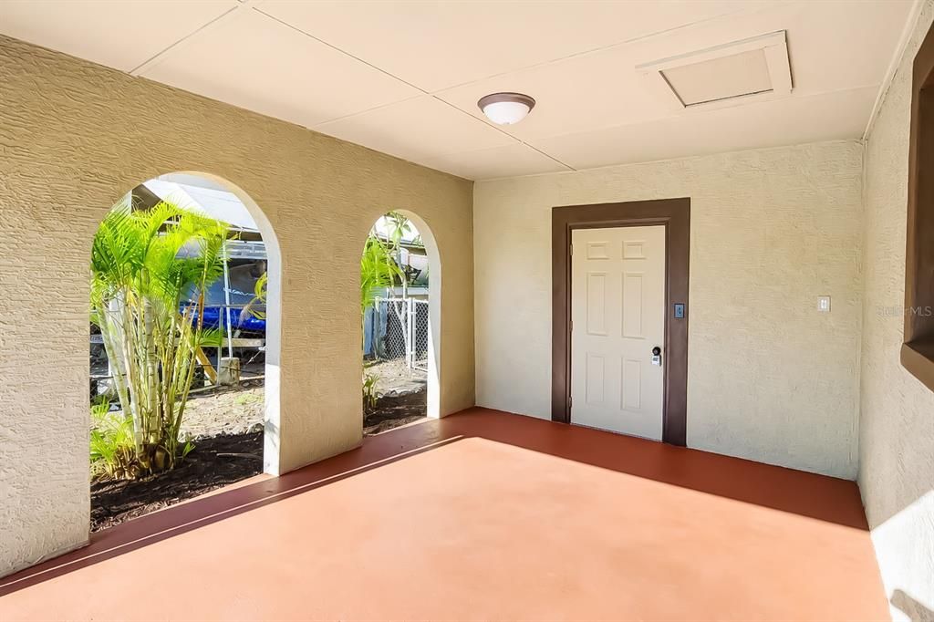 For Sale: $325,000 (2 beds, 1 baths, 1010 Square Feet)