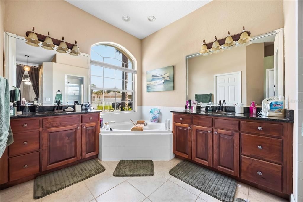 For Sale: $474,999 (4 beds, 3 baths, 2648 Square Feet)