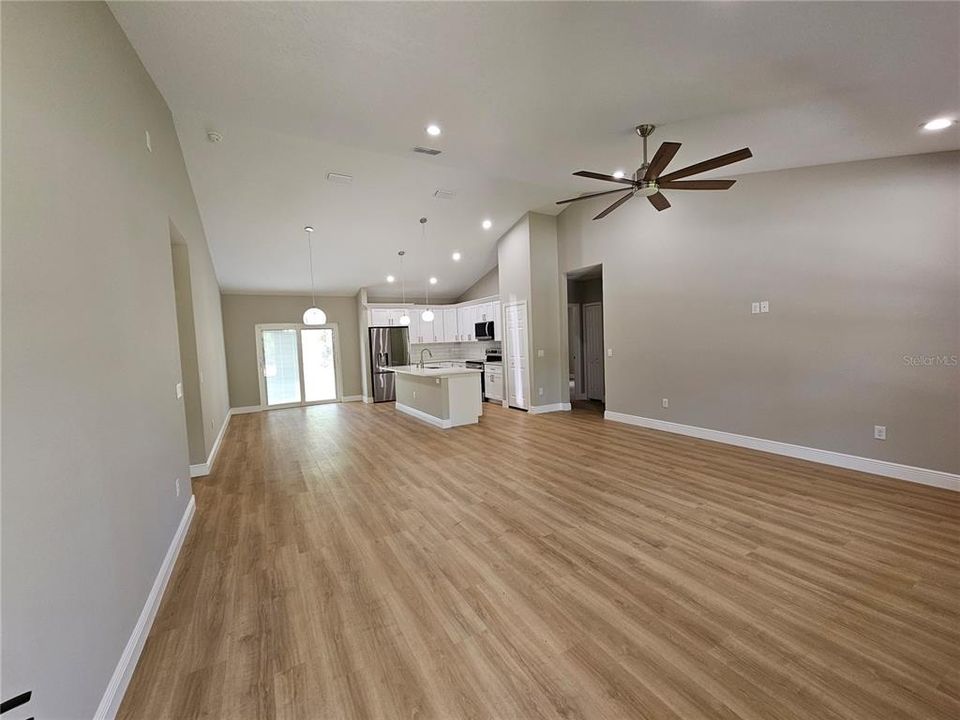 For Rent: $1,850 (3 beds, 2 baths, 1571 Square Feet)