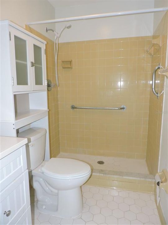 For Sale: $84,900 (2 beds, 2 baths, 1085 Square Feet)