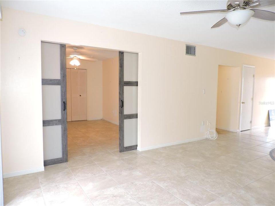 For Sale: $84,900 (2 beds, 2 baths, 1085 Square Feet)
