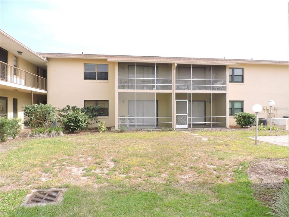 For Sale: $84,900 (2 beds, 2 baths, 1085 Square Feet)