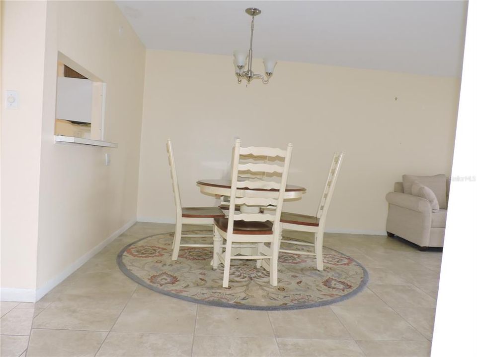 For Sale: $84,900 (2 beds, 2 baths, 1085 Square Feet)
