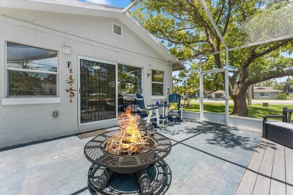 For Sale: $574,900 (3 beds, 2 baths, 1769 Square Feet)