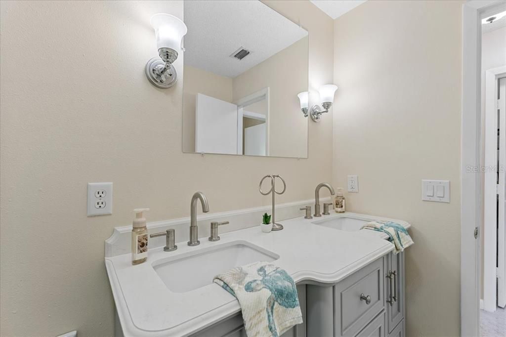 For Sale: $574,900 (3 beds, 2 baths, 1769 Square Feet)