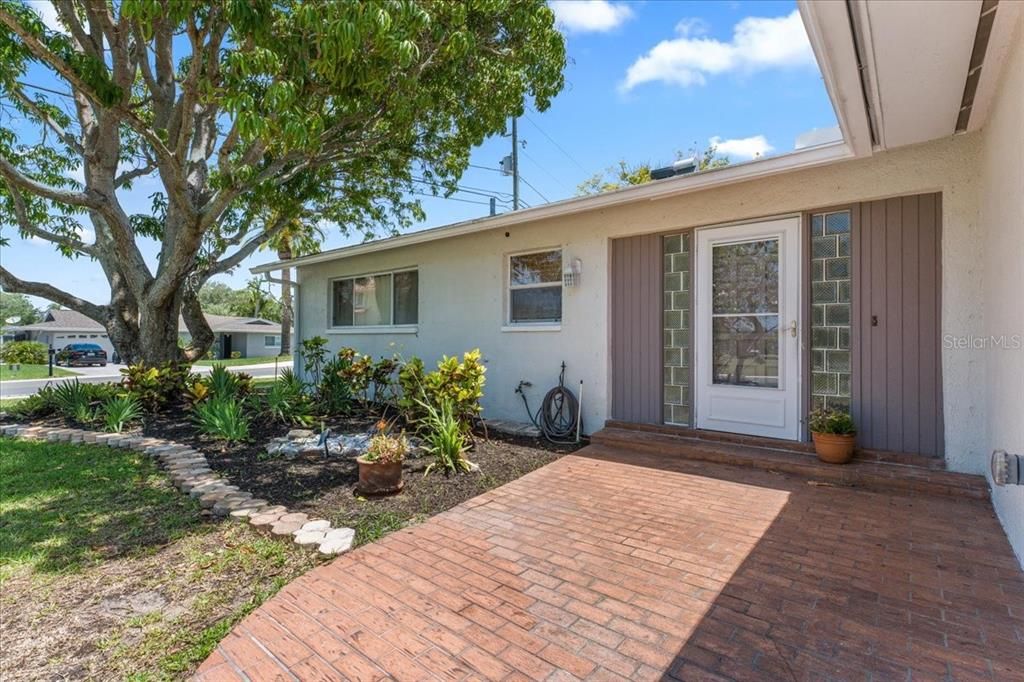 For Sale: $574,900 (3 beds, 2 baths, 1769 Square Feet)
