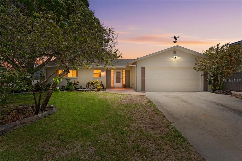 For Sale: $574,900 (3 beds, 2 baths, 1769 Square Feet)