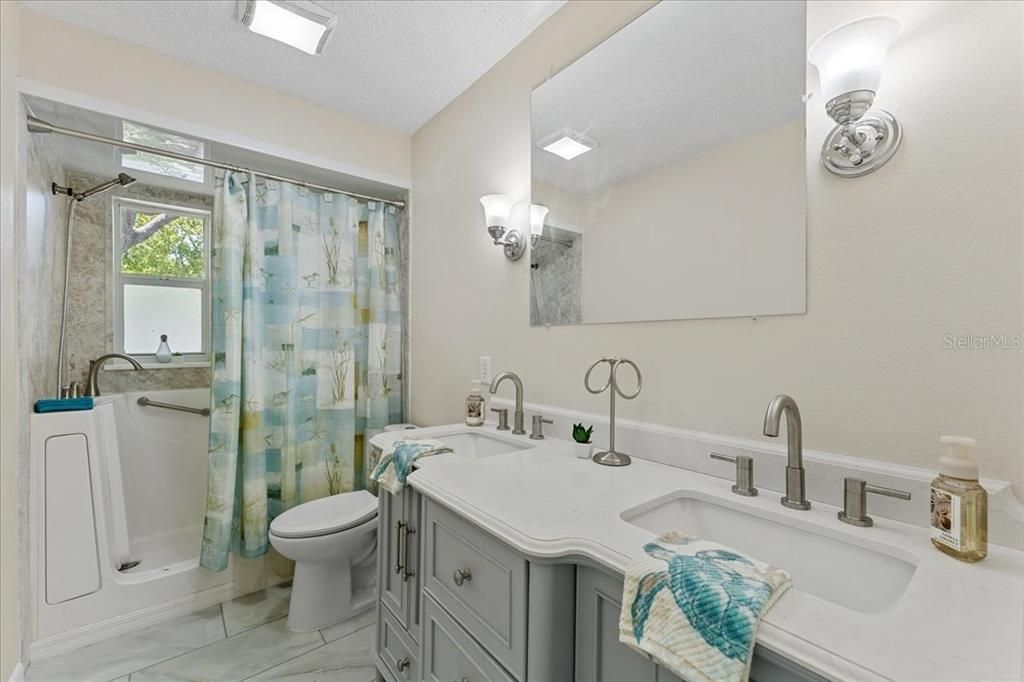 For Sale: $574,900 (3 beds, 2 baths, 1769 Square Feet)
