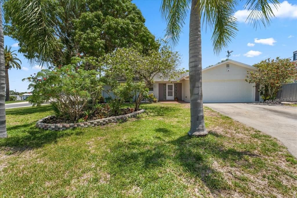 For Sale: $574,900 (3 beds, 2 baths, 1769 Square Feet)
