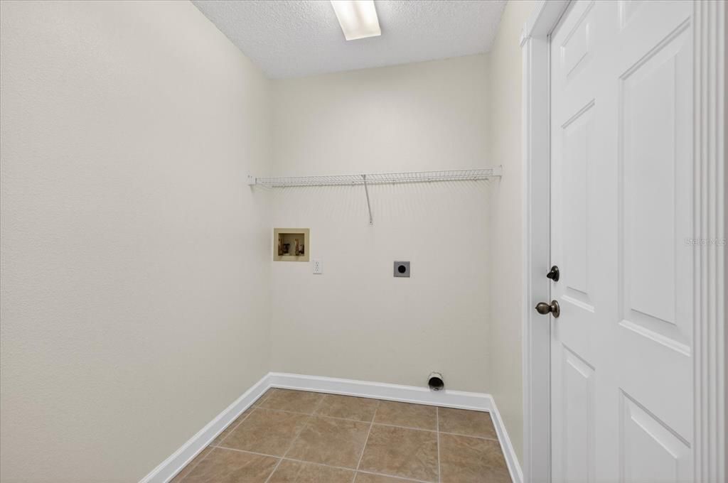 For Sale: $499,000 (3 beds, 2 baths, 1570 Square Feet)