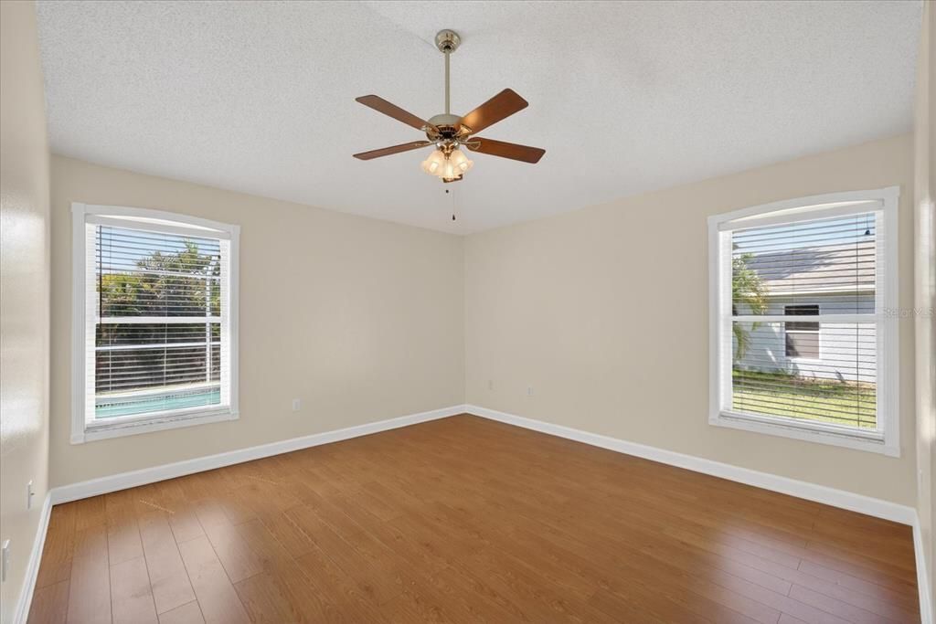 For Sale: $499,000 (3 beds, 2 baths, 1570 Square Feet)